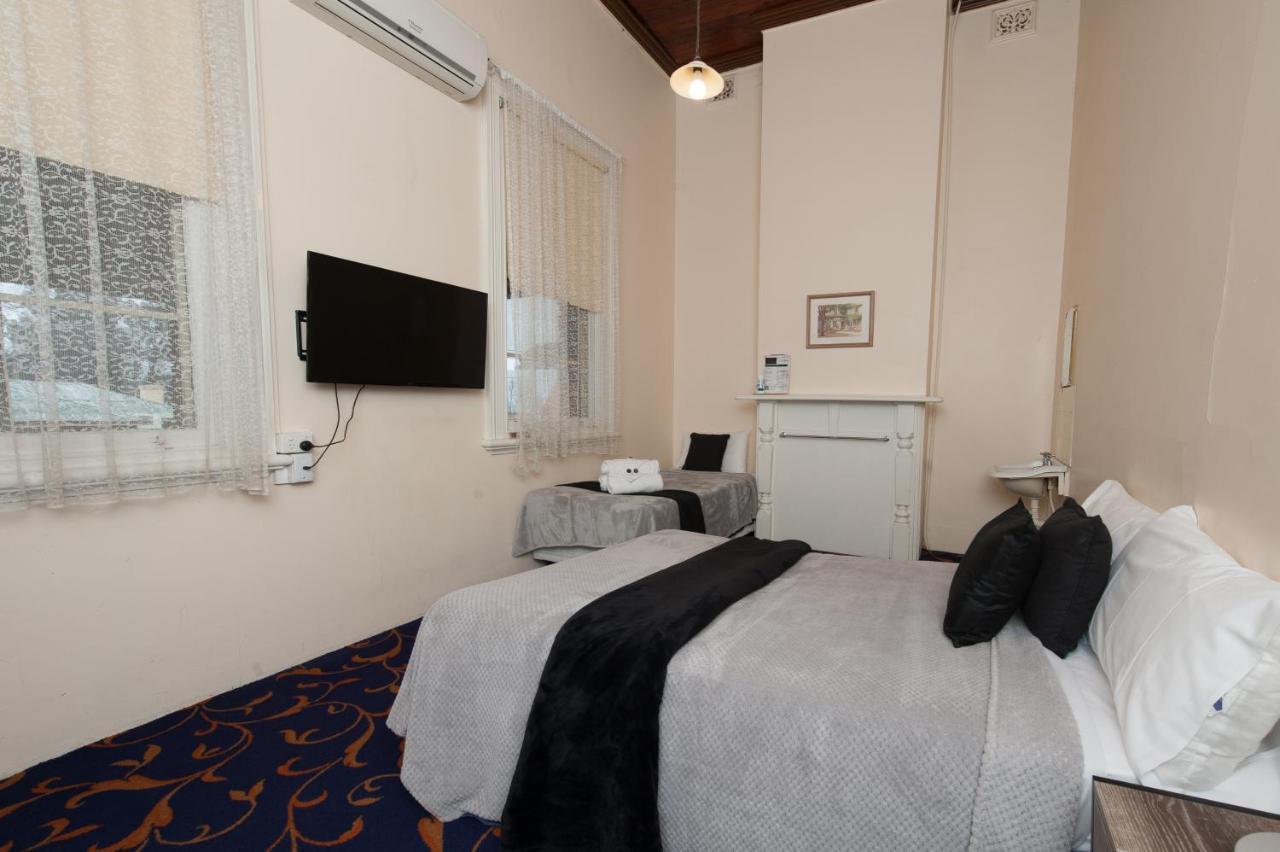 Riverina Hotel Holbrook Bagian luar foto