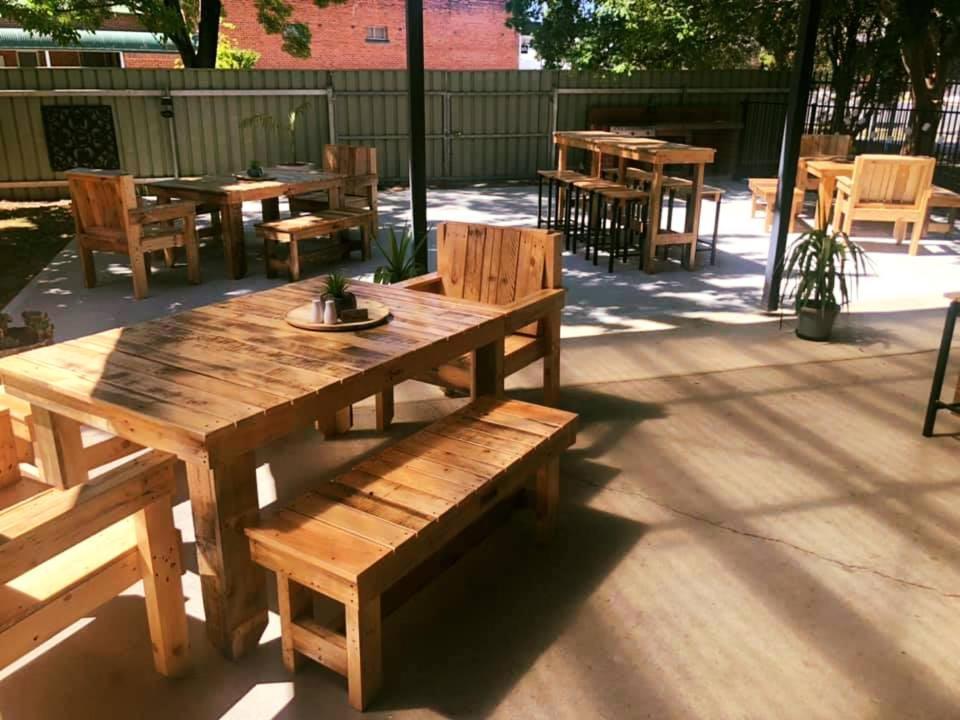Riverina Hotel Holbrook Bagian luar foto